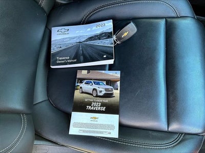 2023 Chevrolet Traverse LT Leather