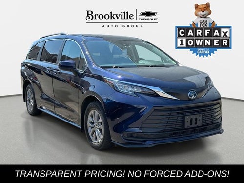 2023 Toyota Sienna LE 8 Passenger