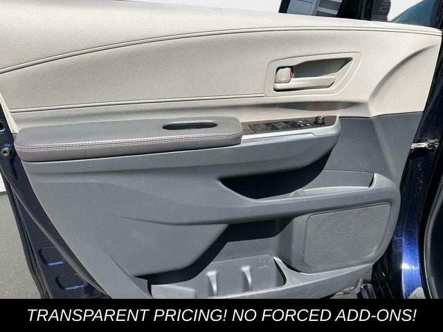 2023 Toyota Sienna LE 8 Passenger