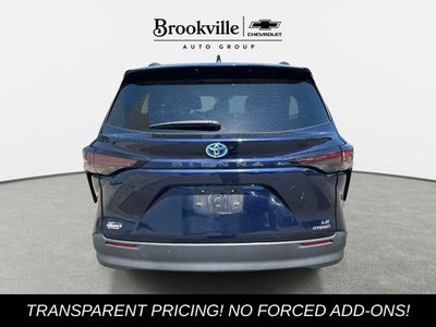 2023 Toyota Sienna LE 8 Passenger