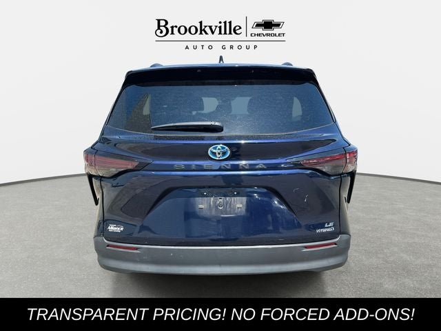 2023 Toyota Sienna LE 8 Passenger