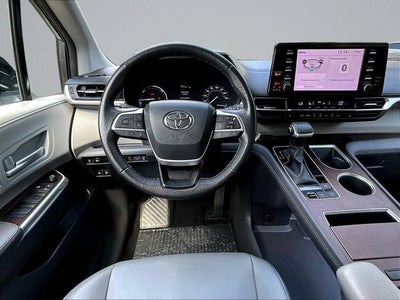 2023 Toyota Sienna XLE