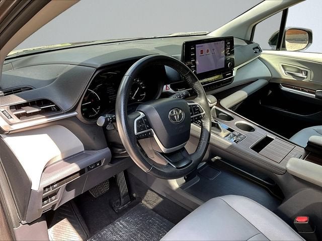 2023 Toyota Sienna XLE