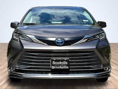 2023 Toyota Sienna XLE