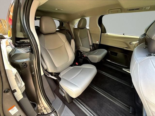 2023 Toyota Sienna XLE