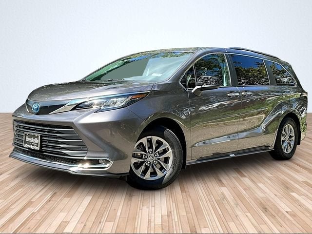 2023 Toyota Sienna XLE