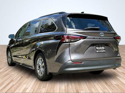 2023 Toyota Sienna XLE