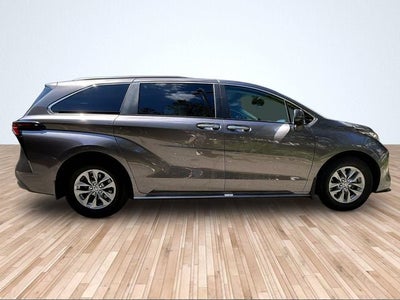 2023 Toyota Sienna XLE